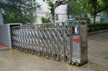 Cập nhật ngay địa chỉ thi công cửa cổng xếp tại Long An đáng tin cậy