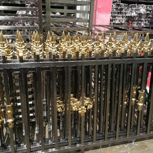 cửa cổng sắt mỹ thuật Long An