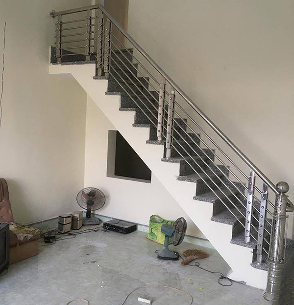 Địa chỉ thi công cầu thang Inox uy tín