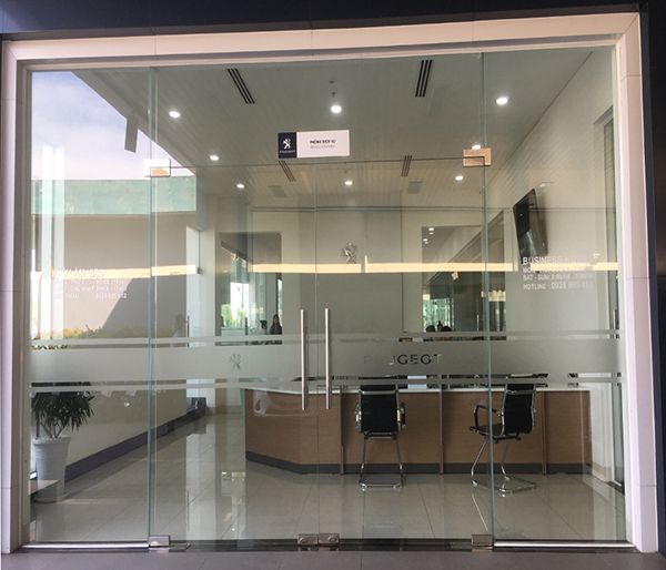 Đơn vị cung cấp kính cường lực Long An uy tín