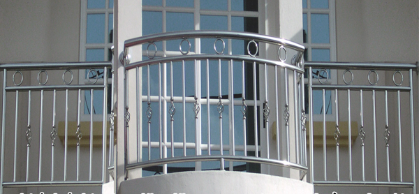 Vì sao nên gia công lan can Inox tại Phúc Hưng Windows?