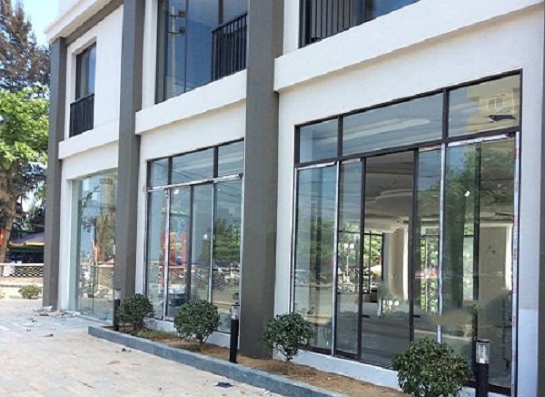 đơn vị làm vách kính cường lực uy tín