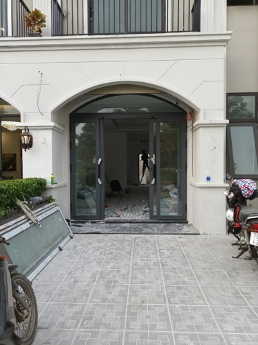 Mẫu cửa nhôm kính chính hãng giá tốt