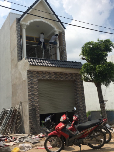 thi công lắp đặt cửa cuốn tận nơi