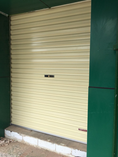 thi công lắp đặt cửa cuốn tận nơi
