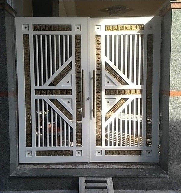 thi công cửa cổng inox tại Tân An