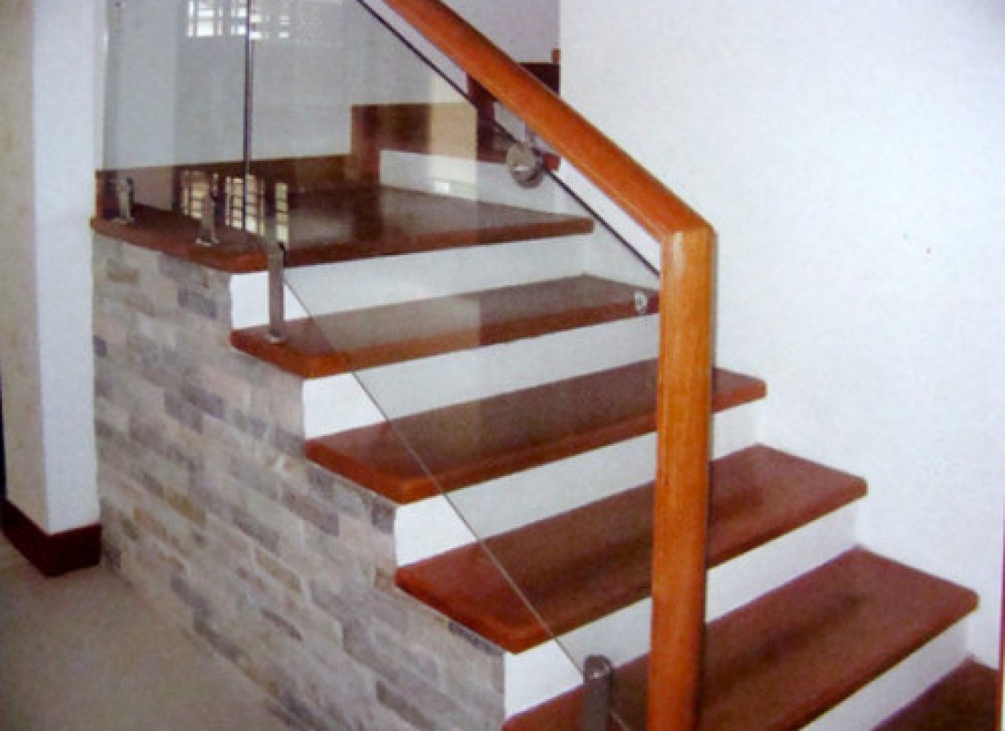 CẦU THANG KÍNH 06